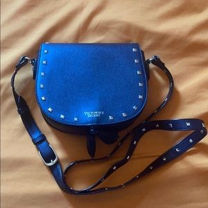 The Victoria Top Zip Crossbody - New